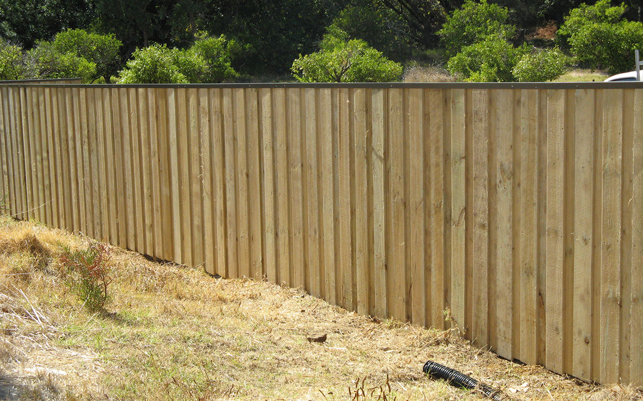 Wholesale Timber Pinelap Fencing, Treated Pine Fencing, Pinelap Fencing